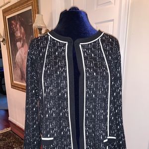 Beautiful slimming Jones Studio cardigan